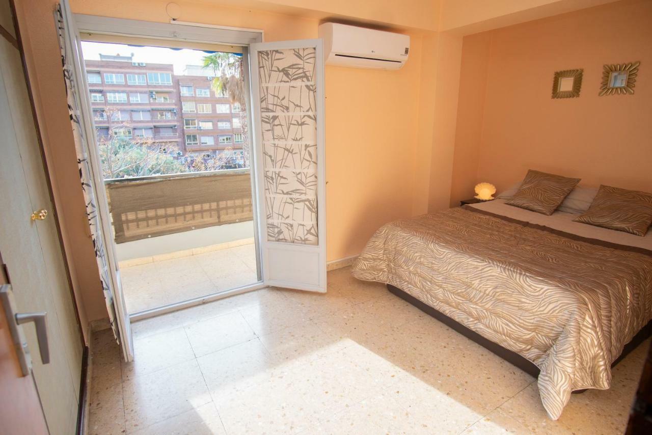 Apartamento Comodo A 10 Min Del Centro アリカンテ エクステリア 写真